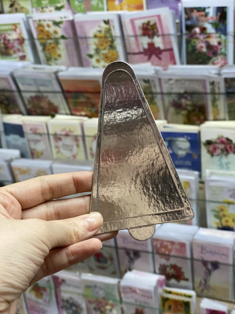 100 cái đế lót bánh mousse hình tam giác màu bạc hoặc màu vàng
