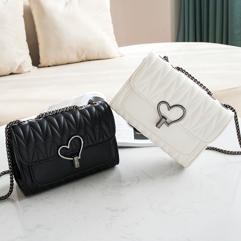 Túi Đeo Chéo Thời Trang Hàn Quốc Khóa Tim SP2441