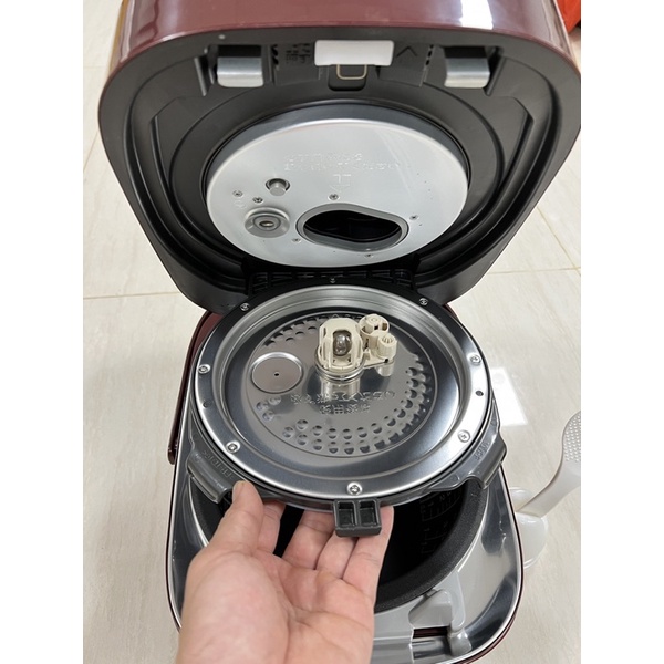 Nồi cơm điện cao tần Toshiba RC-DX10H  Xoong chuông kim cương