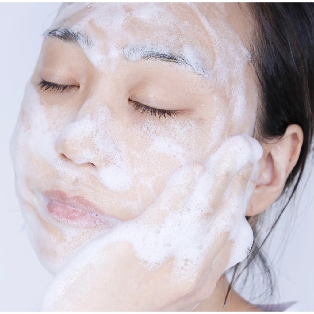 Sữa rửa mặt dưỡng sáng da hoa anh đào JEJU CHERRY BLOSSOM JAM CLEANSER chính hãng