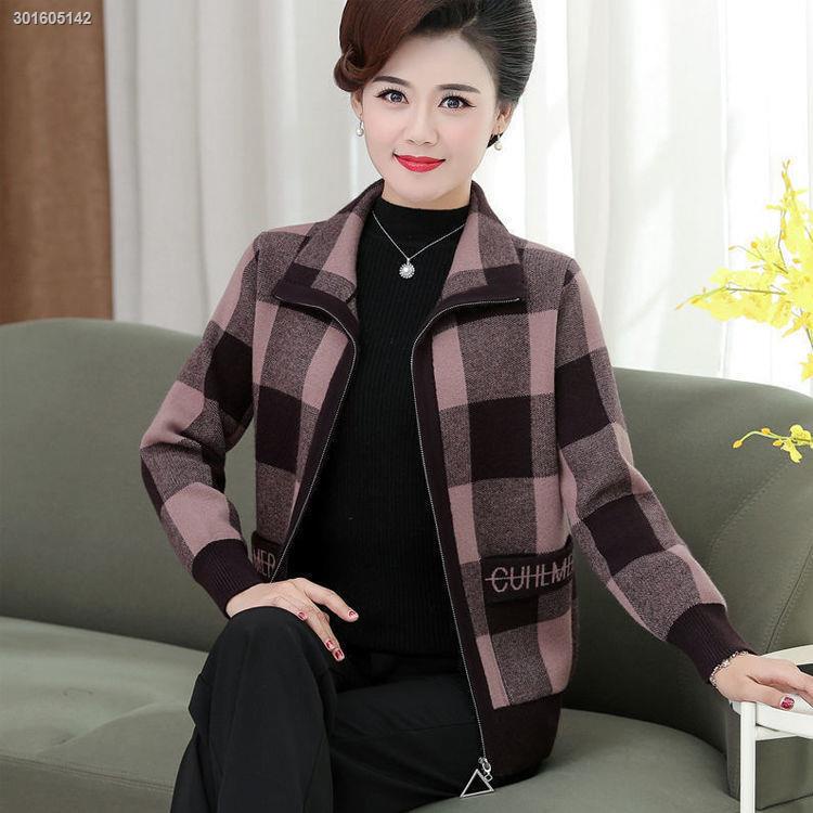 Áo Khoác Nhung Kẻ Sọc Có Khóa Kéo Phong Cách Phương Tây Mới Cho Phụ Nữ Trung Niên