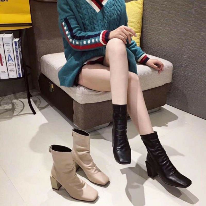 Boot Nhăn Da Bóng Cổ Lửng Gót Vuông 7 Phân