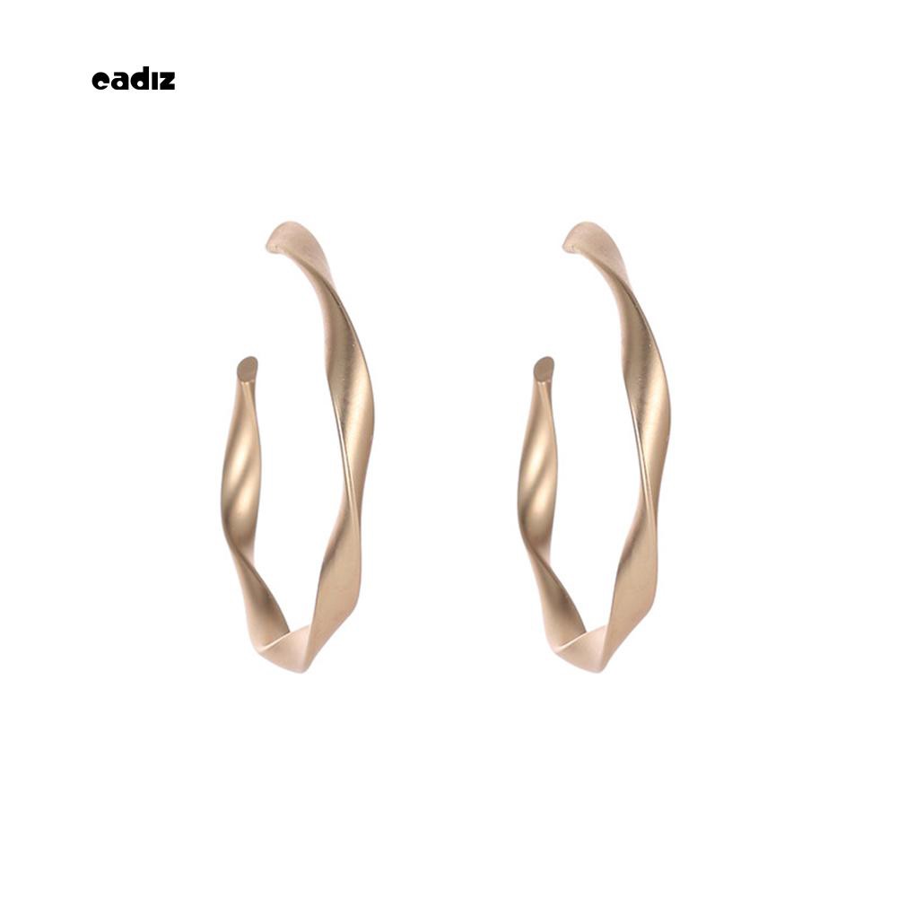 Hoa tai dạng vòng to thời trang dành cho nữ