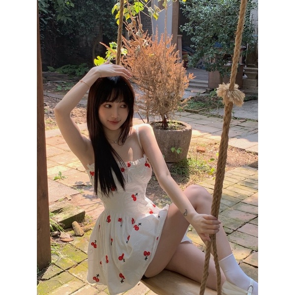 ĐẦM HAI DÂY NỮ CHIẾT EO TÔN DÁNG ULZZANG