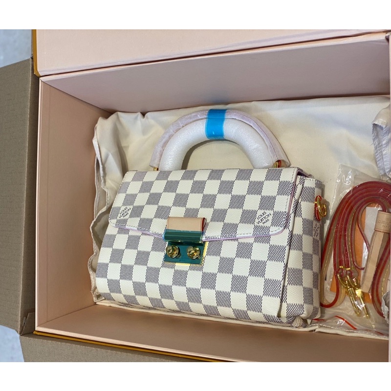 Túi LOUIS VUITTON  CROISETTE - Size 23 x 17 x 9.5  - Form phồng đẹp - Đường kim mũi chỉ sắc nét
