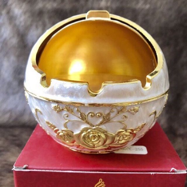 Gạt tàn thuốc hợp kim hoàng gia cao cấp màu vàng