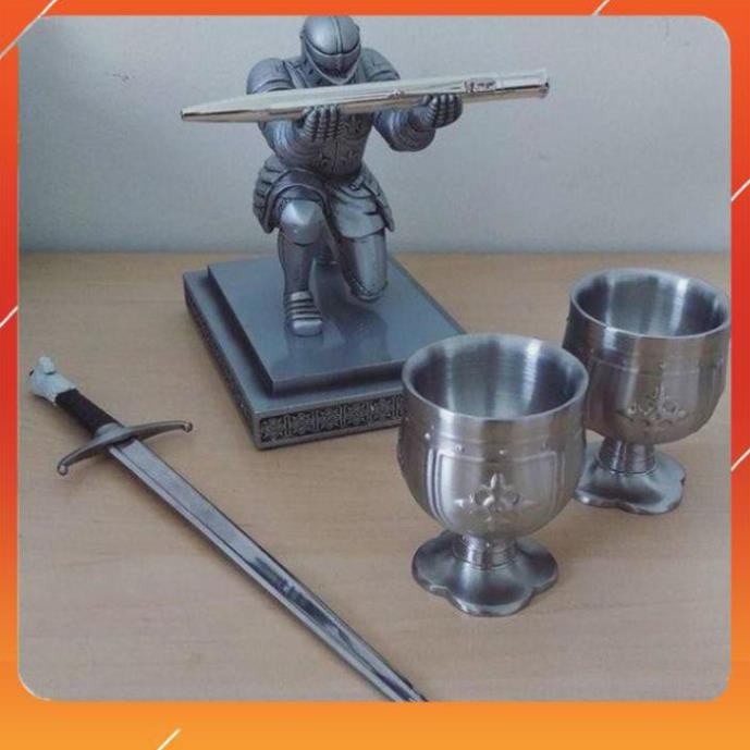 Chặn giấy để bàn làm việc kiêm giá đỡ bút hiệp sĩ Knight pen holder