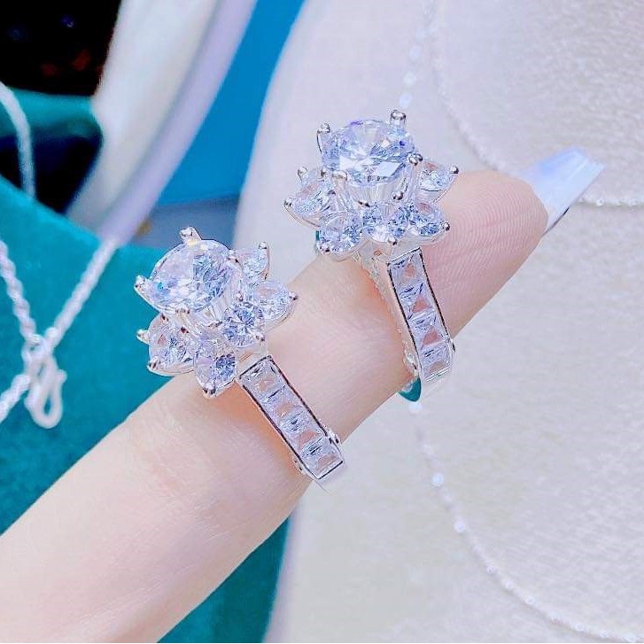 Nhẫn nữ bạc ta cao cấp mặt hoa đá thời trang - Trang sức bạc Evasilver