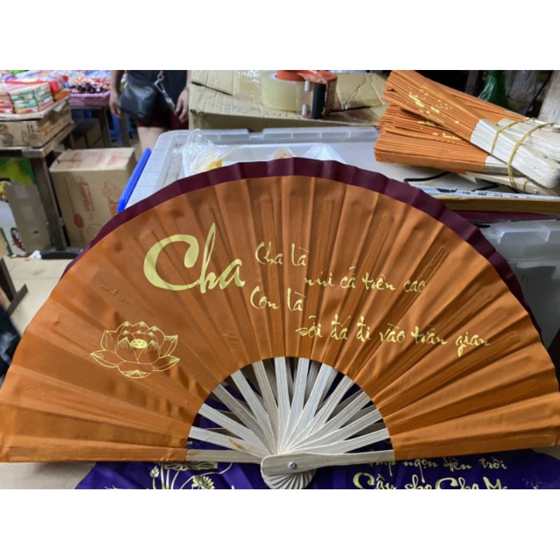 GIÁ SỈ Quạt Vải Thầy Vẽ Chữ Thư Pháp các cỡ