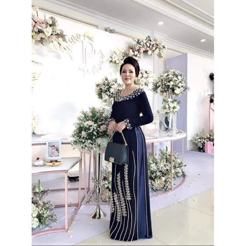 áo dài mẹ nhung đính pha lê