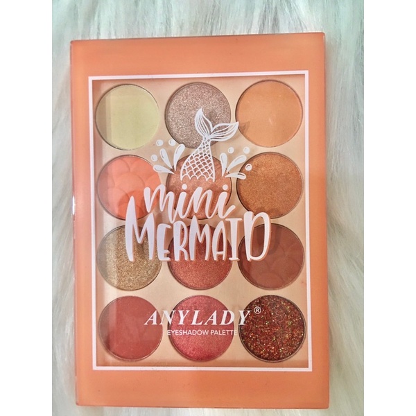 bảng màu mắt 1 hộp có 12 ô màu