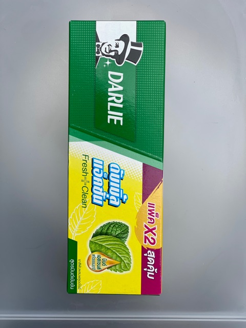 Kem Đánh Răng Darlie Ông Tây Đen Bạc Hà 170g x2 tuýp Thái Lan