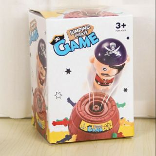Bộ đồ chơi đâm thùng cướp biển vui nhộn.