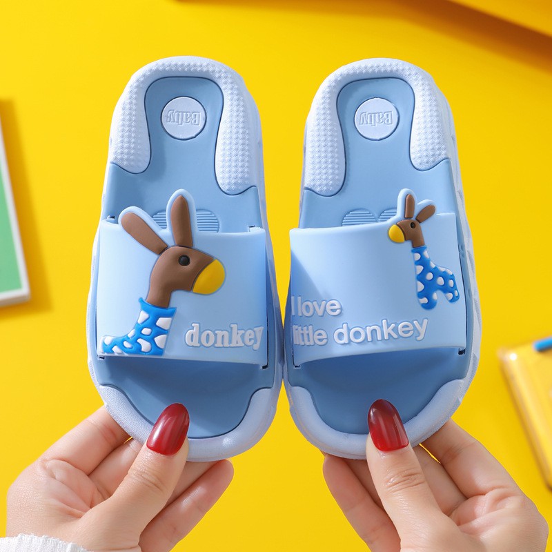 Dép đế mềm chống trượt cho bé hoạ tiết nai