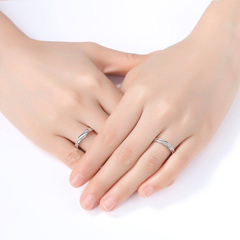 Bộ 2 Nhẫn Đeo Tay Thiết Kế Đơn Giản Thời Trang