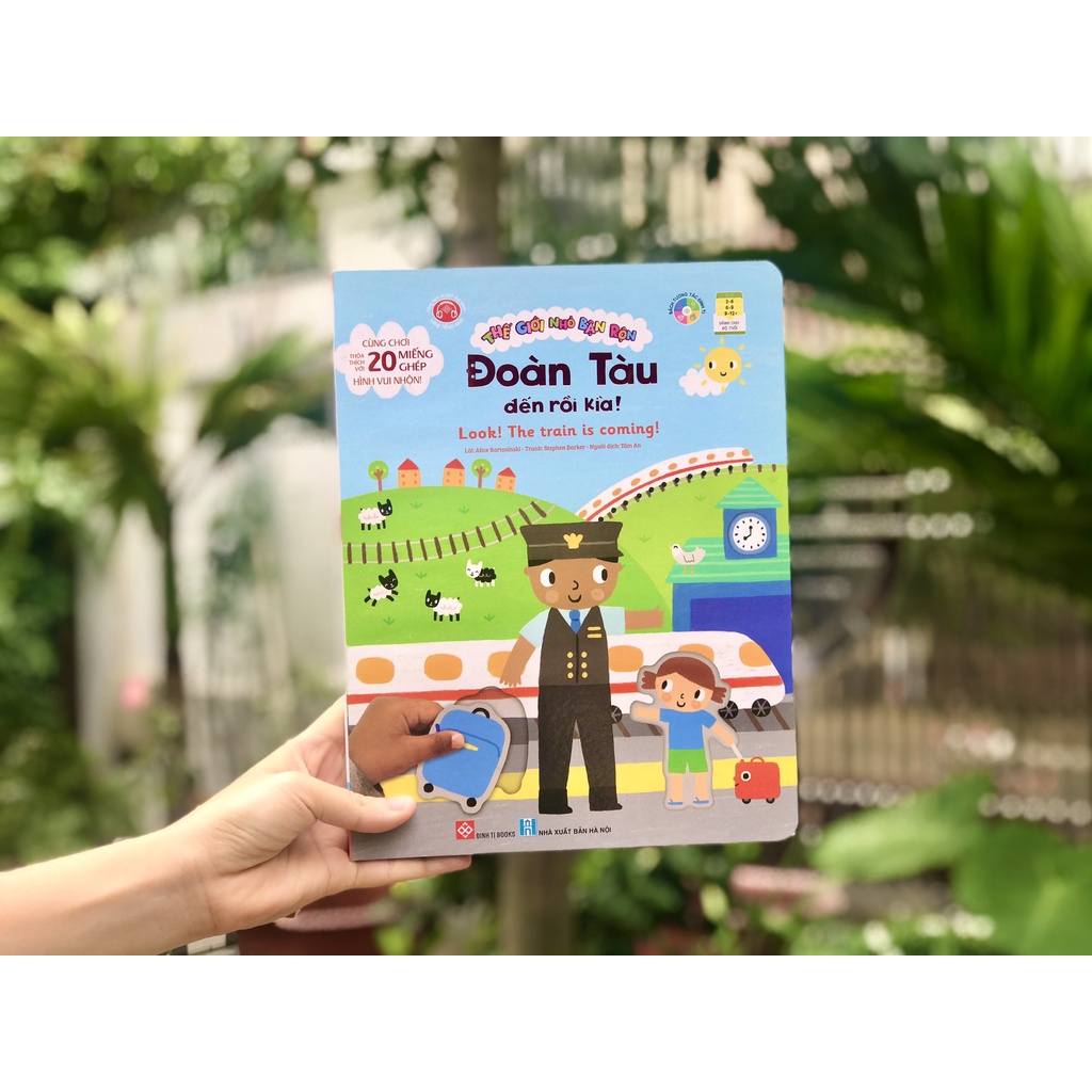 Thế giới nhỏ bận rộn - Đoàn tàu đến rồi kìa! - Look! The train is coming!_TT_Egmont