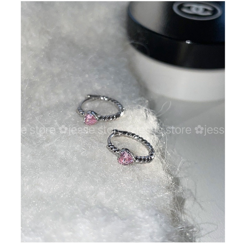 1 cái  khuyên tim màu đá pink T11 jesse store