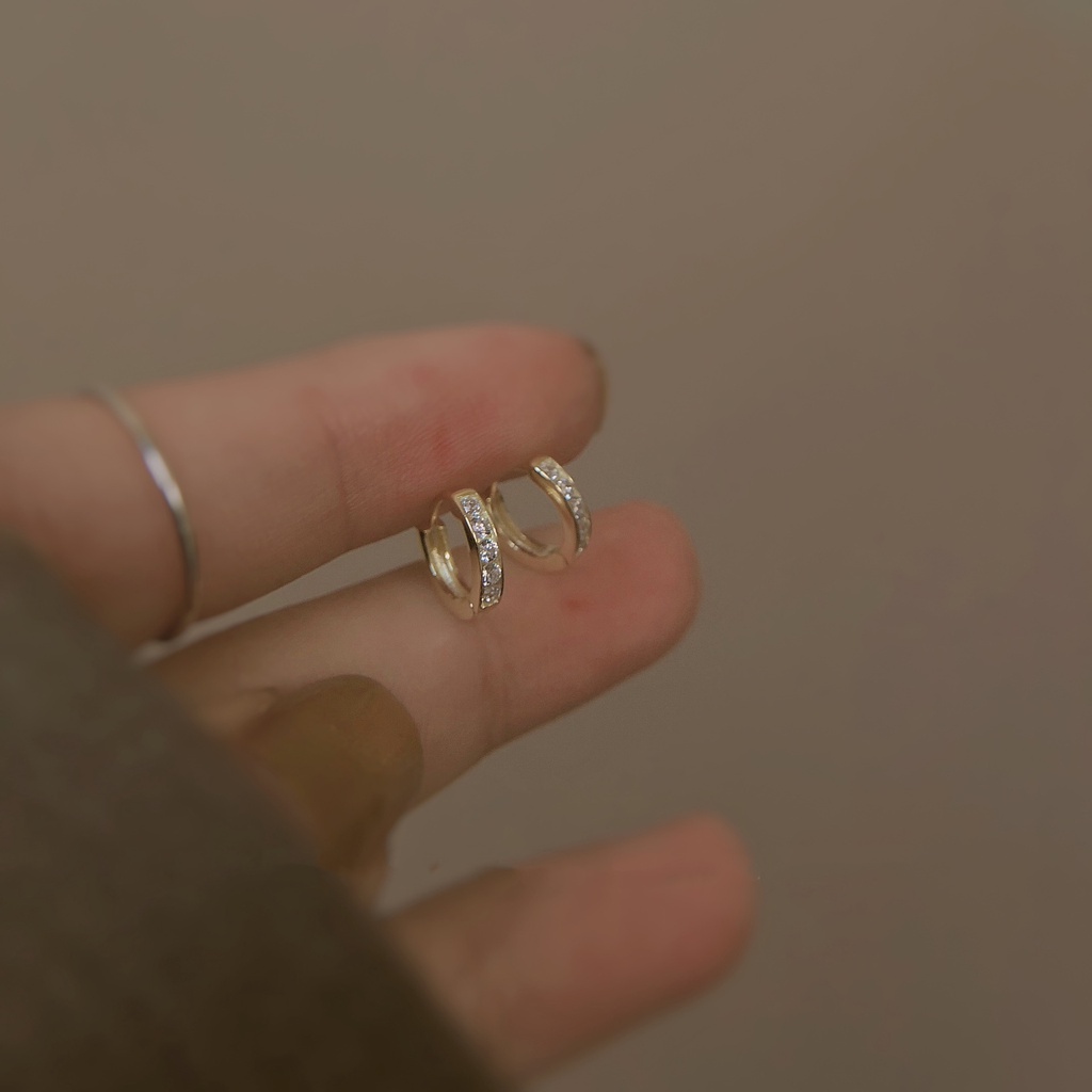 Đôi khuyên tai hình vòng tròn đính đá đơn giản thời trang cho nữ