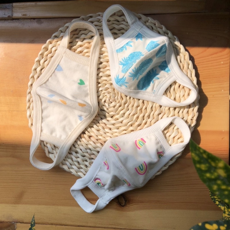 Khẩu trang cotton 2 lớp họa tiết xin xắn cho bé