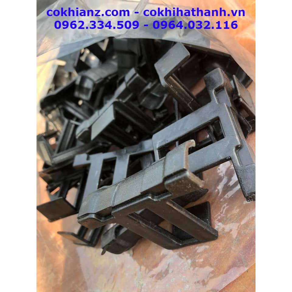 KẸP THOÁT NƯỚC TẤM PIN NĂNG LƯỢNG MẶT TRỜI 40MM