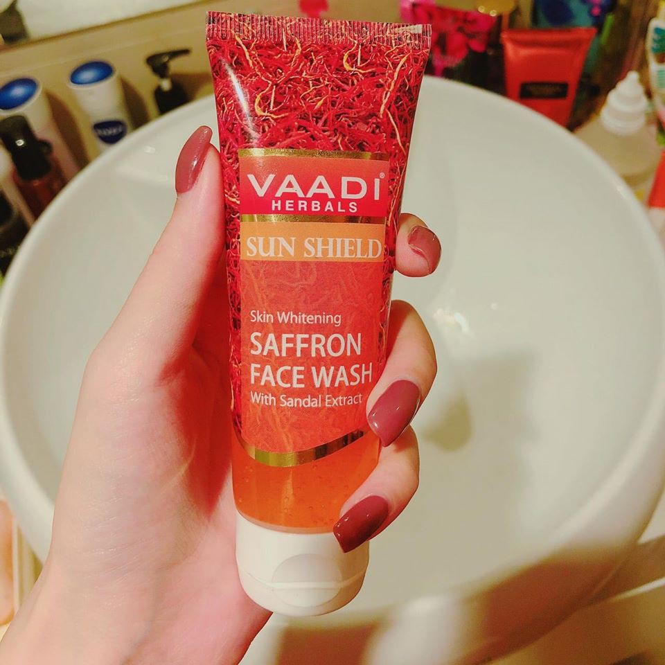 Sữa rửa mặt Vaadi Saffron Face Wash tuýp 60ml – Chiết xuất nhụy hoa nghệ tây, dưỡng trắng, trị sạm nám
