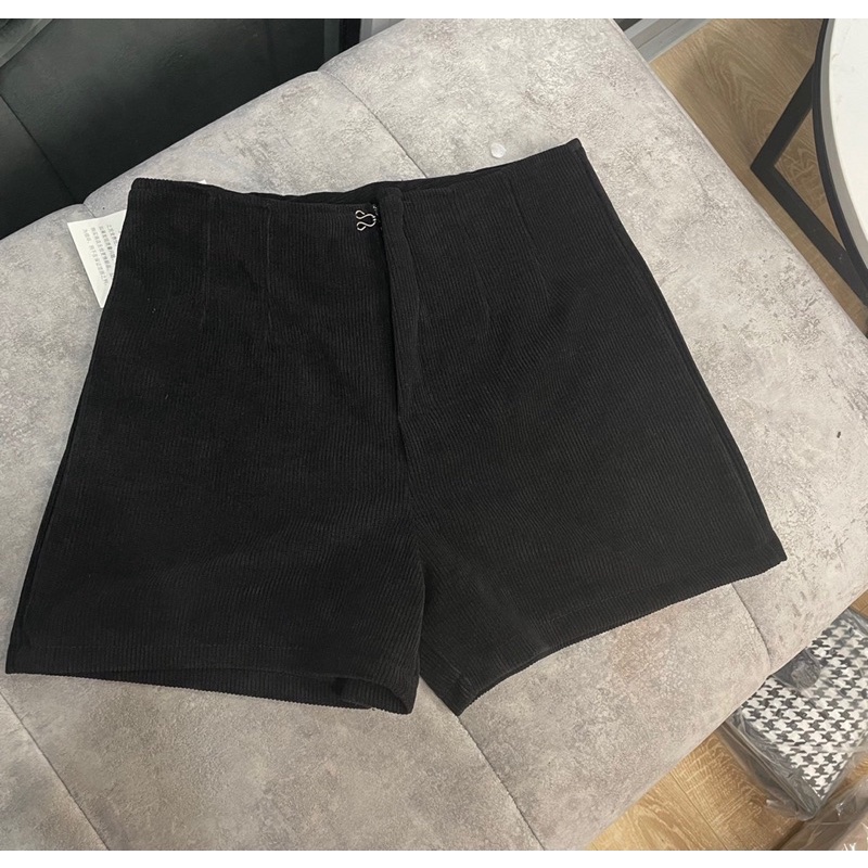 QUẦN SHORT NHUNG TRƠN BASIC CẠP CAO