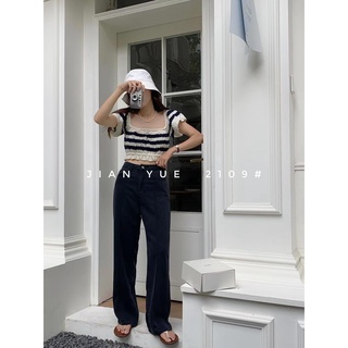 Áo len kẻ ngang croptop