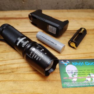 Đèn pin siêu sáng Zoom X800 Shadowhawk