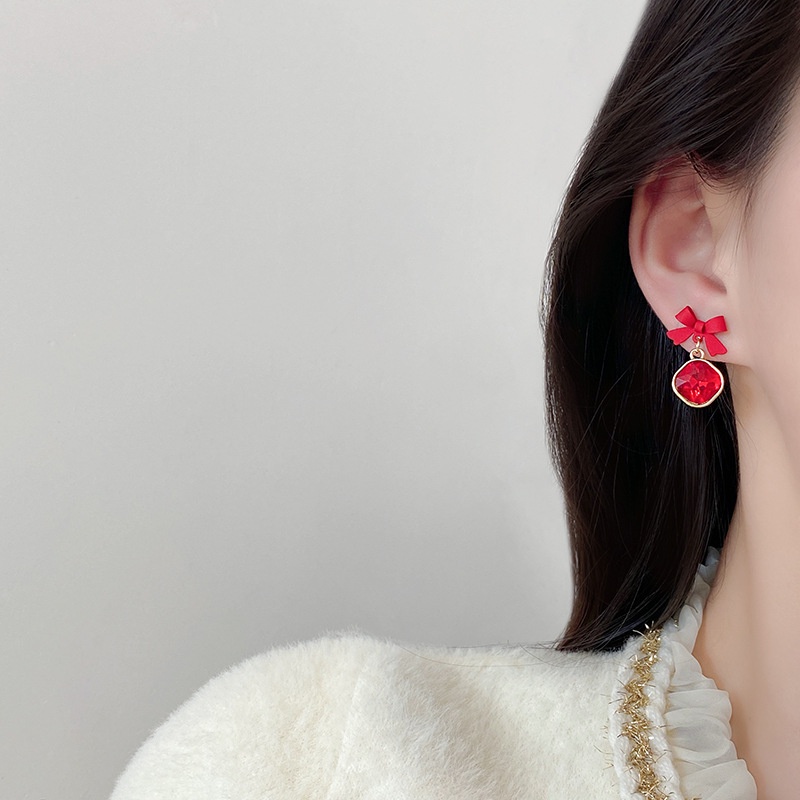 Bông Tai Hình Nơ Đỏ Thời Trang Sang Trọng Phong Cách Hàn Quốc 2022