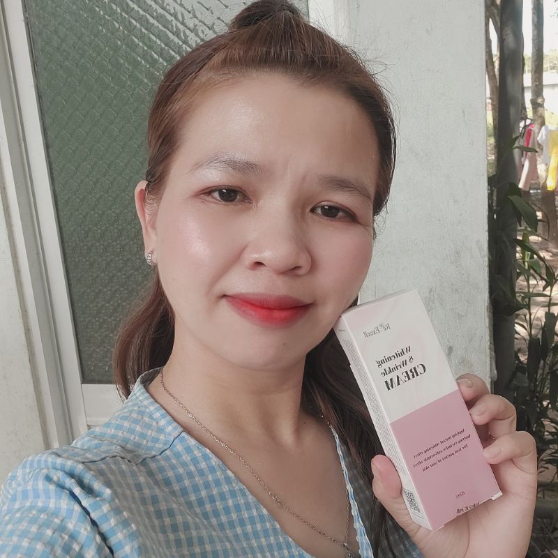 KEM DƯỠNG TRẮNG CHỐNG NHĂN DA R&B