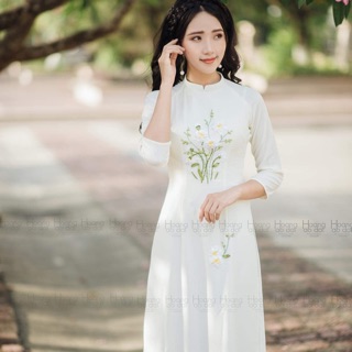 Áo trắng thêu hoa cúc
