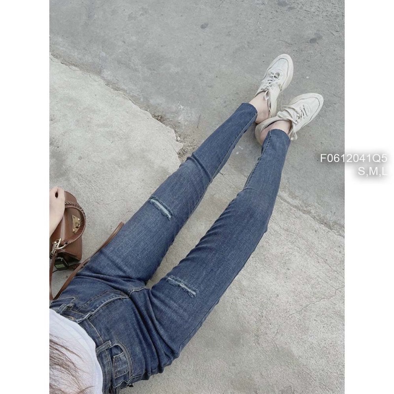 Quần jeans ôm rách đùi