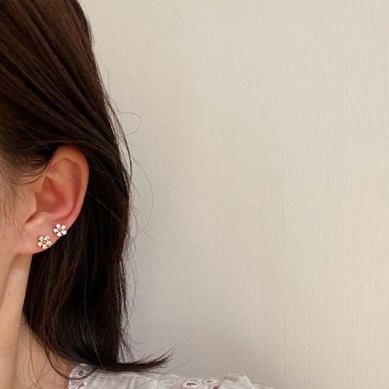 Khuyên Tai Bông Tai Nữ Bạc S925 Hình Hoa Năm Cánh Đính Đá Phong Cách Hàn Quốc Trẻ Trung Năng Động S92562