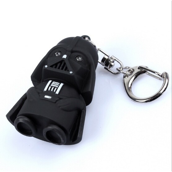 Móc khóa gắn hình nhân vật Darth Vader trong phim Star Wars có đèn LED sáng tạo