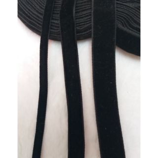 Ruy băng nhung  màu đen , k co giãn , size 6 mm đến 3.8cm.