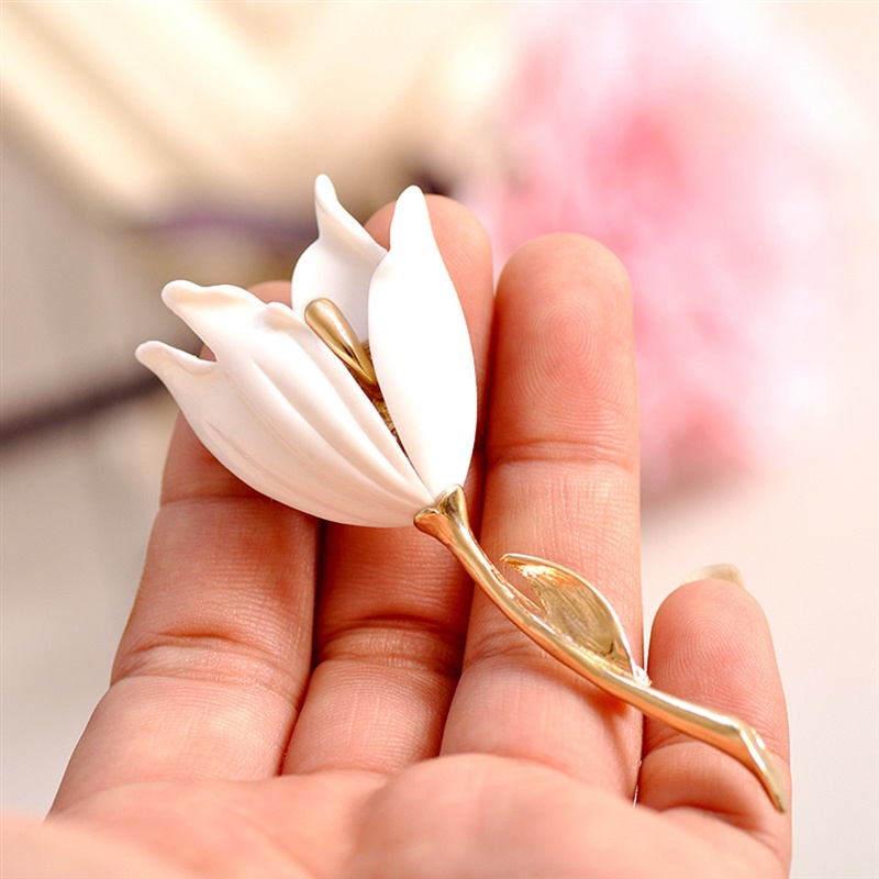 Trâm cài áo hình hoa đính đá thời trang