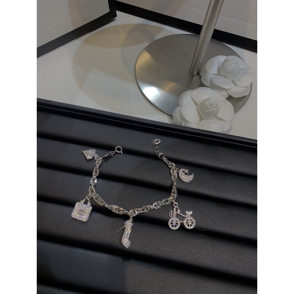 Vòng tay charm cho nữ thời trang cao cấp