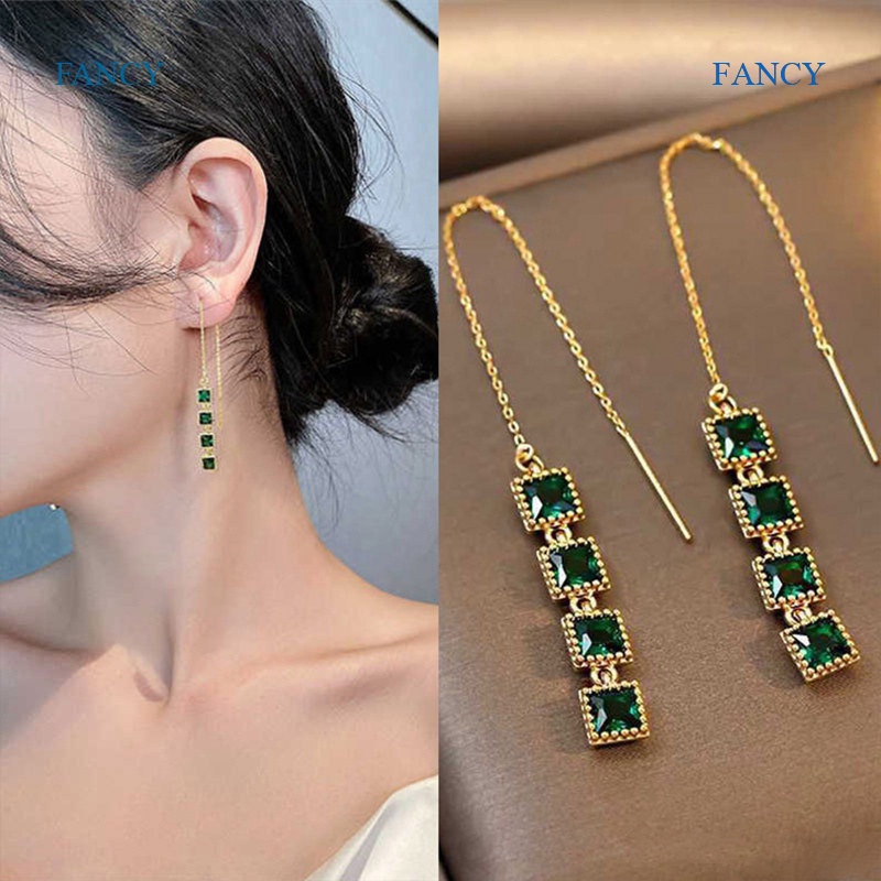 Khuyên Tai Tua Rua Dáng Dài Màu Xanh Lá Thiết Kế Sang Trọng