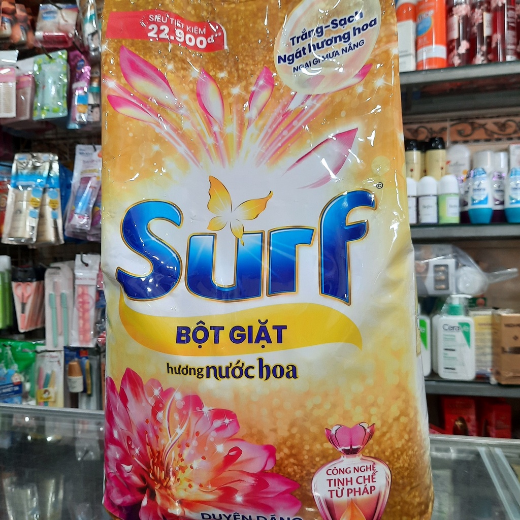 Bột giặt Surf vàng hương nước hoa duyên dáng 5.5kg