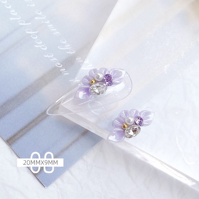 Set 10 Miếng Dán Móng Tay Khắc Hình Cánh Hoa Đính Hạt Ngọc Trai / Kim Cương Giả Bằng Resin Mới
