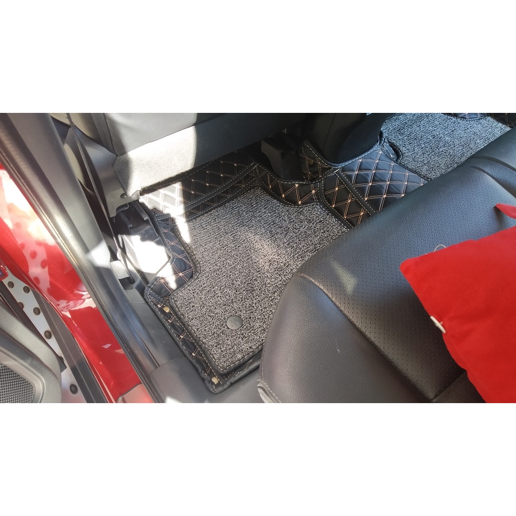 Thảm lót sàn ô tô 6D Mitsubishi Outlander  - Da PU cao cấp, Không mùi, Giảm 20% tiếng ồn