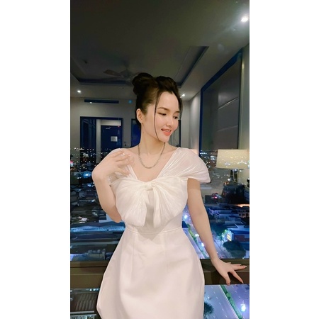 ĐẦM TRẮNG PHỐI TƠ NƠ NGỰC