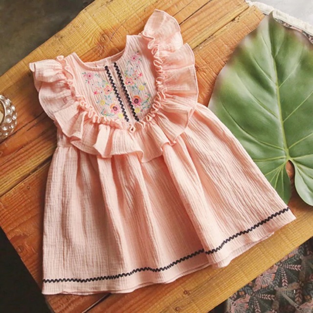 Váy bèo trước ngực