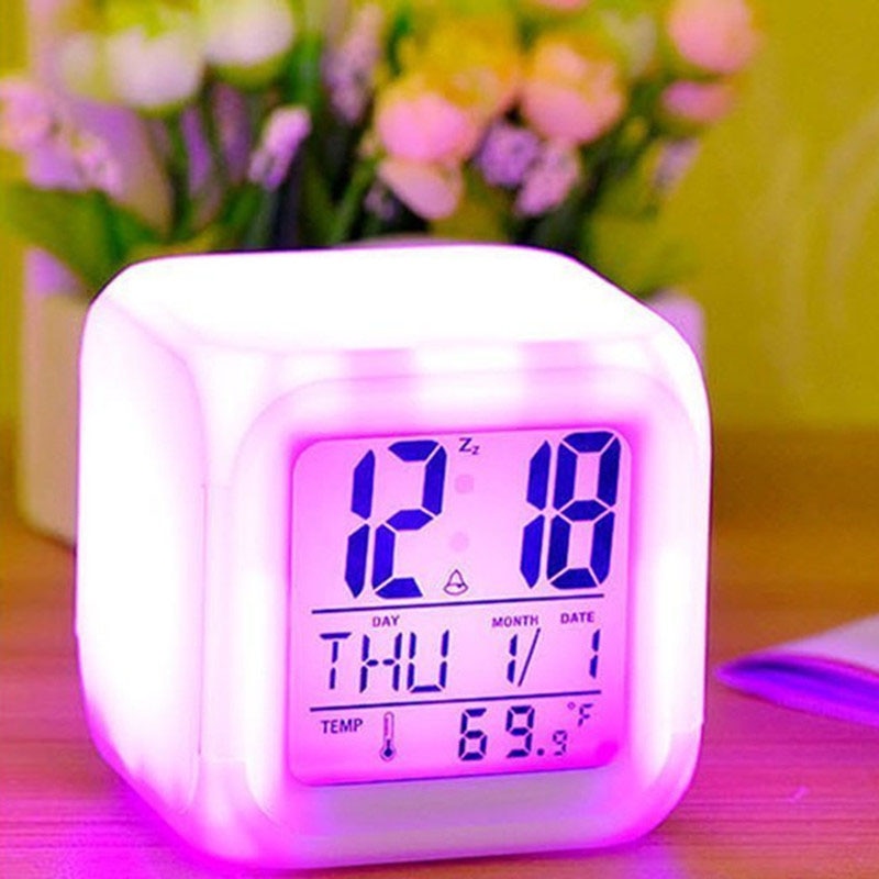 Đồng hồ báo thức điện tử có đèn LED 7 màu độc đáo