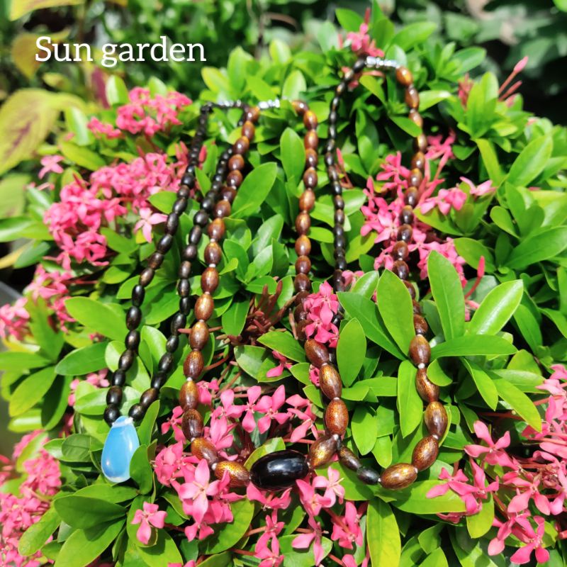 Vòng cổ choker san hô đen sang trọng