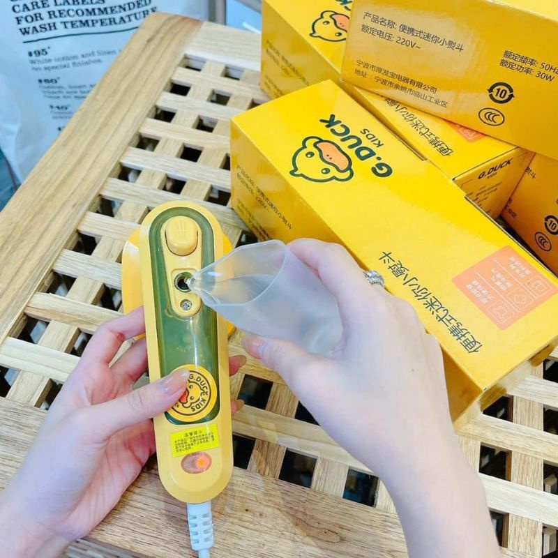 Bàn là hơi nước cầm tay mini GDUCK vịt vàng, dễ dàng là quần áo tiện lợi, quần áo phẳng như mới