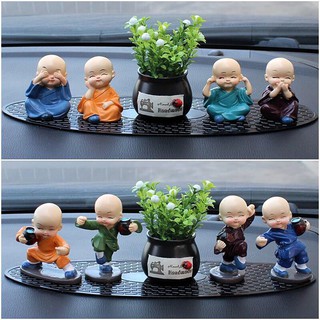 Xe đồ trang trí lắc đầu bốn không Phụ kiện xe hơi nhà sư nhỏ sáng tạo hoạt hình dễ thương đồ trang trí nội thất xe hơi t