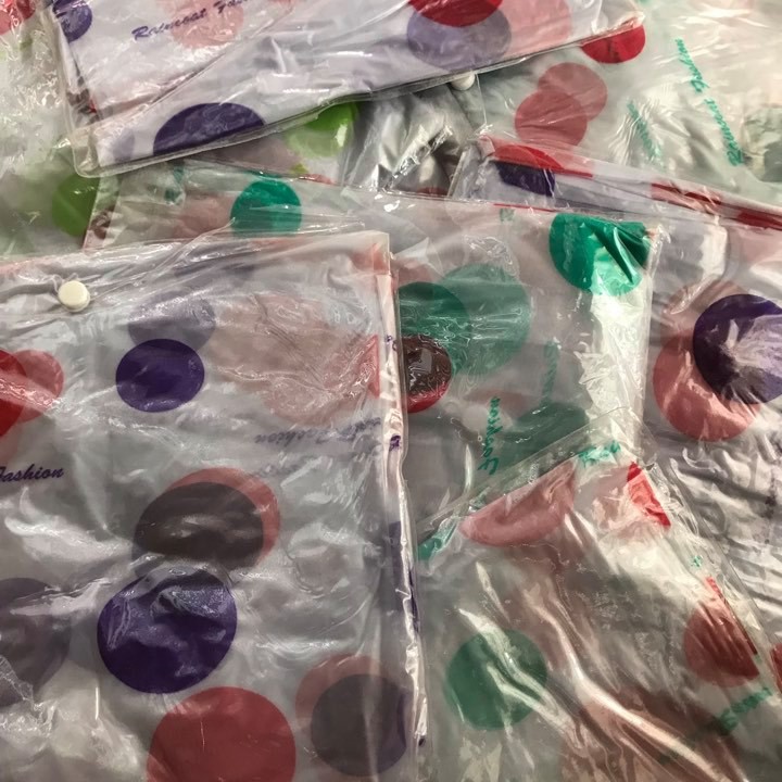 ÁO MƯA CÁNH DƠI TRONG SUỐT CHẤM BI SIÊU ĐẸP