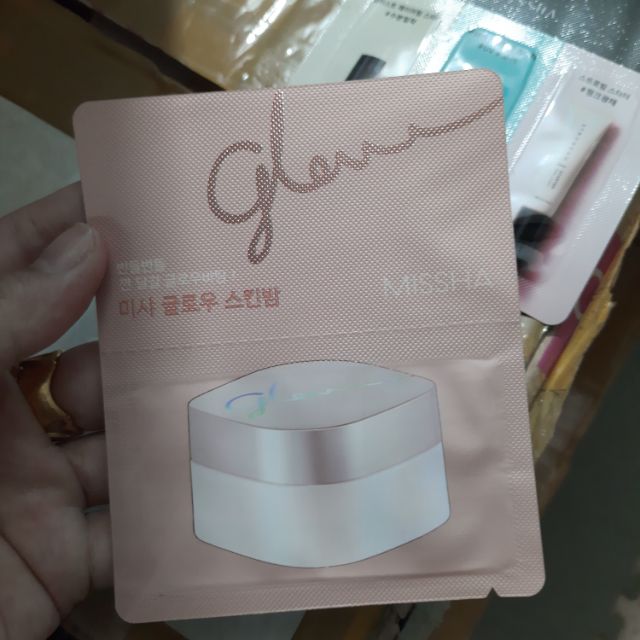 Kem lót căng bóng