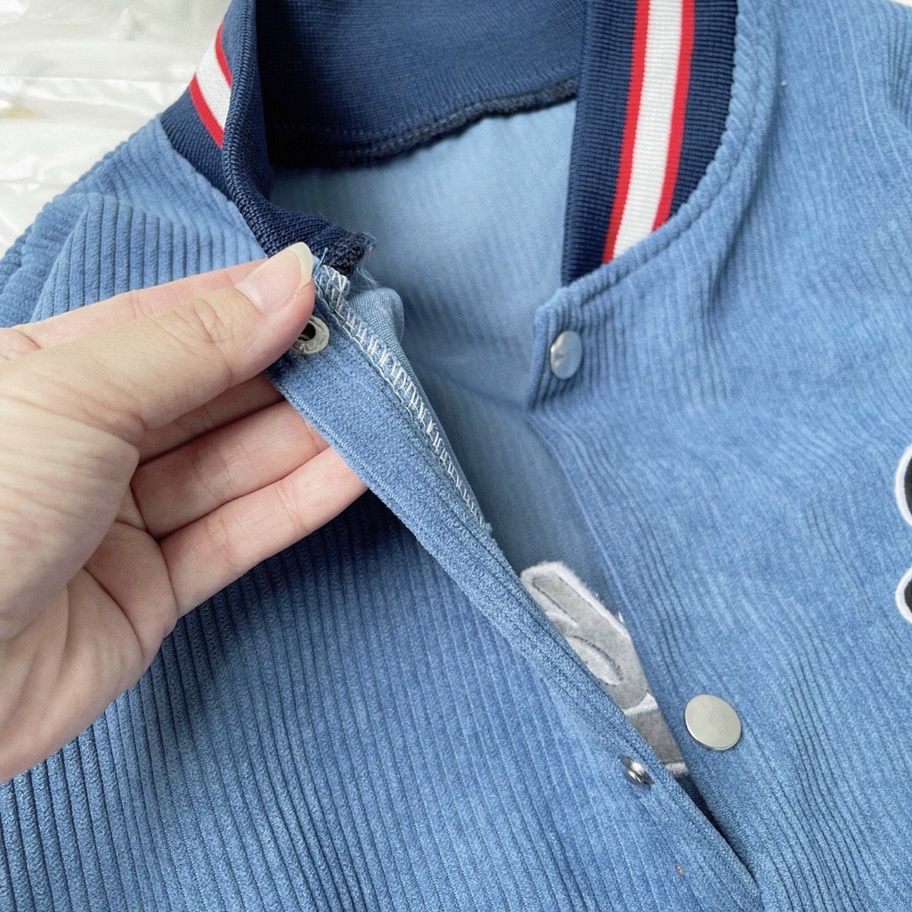 Áo Khoác Bomber Nhung Xanh Thêu Chữ Unisex Dáng Rộng Zinti AK12